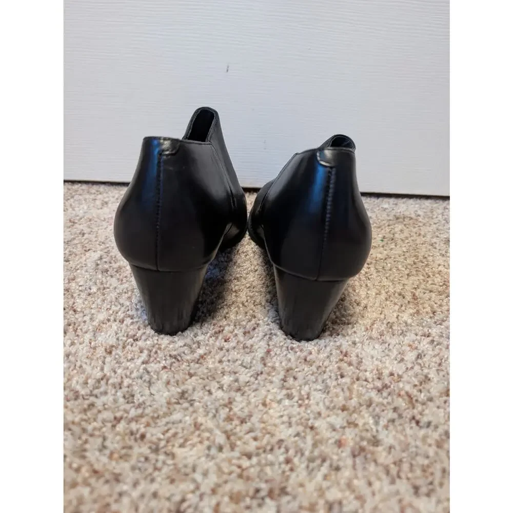 Vionic Taber Womens 9 Black Leather Ankle Boots Heeled Booties Side Zip Elastic